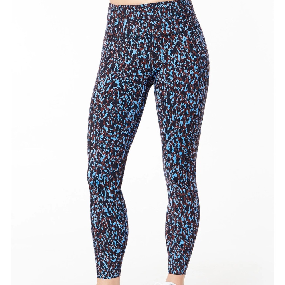 Fast and Free High-Rise Tight 25" Blue Leopard Camo